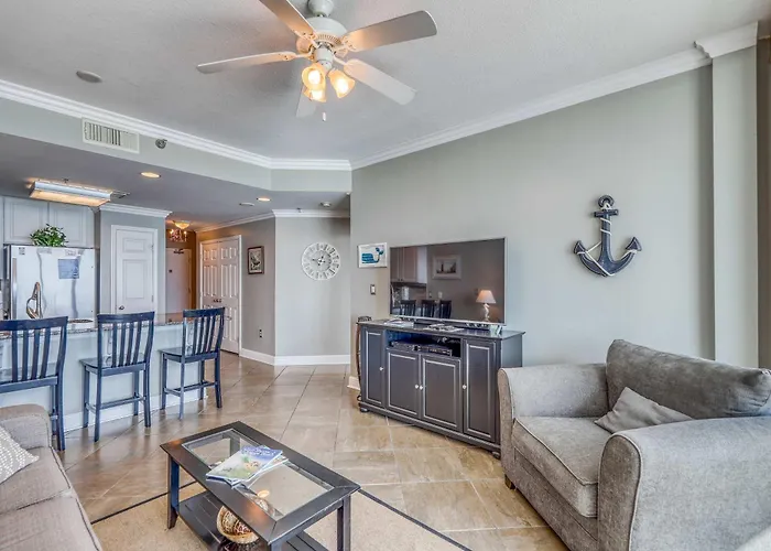 Beachfront With Amazing Views Balcony Pools Hot Tubs & Fitness Center Holiday home